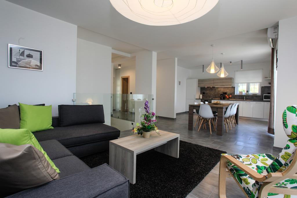 Apartments Fiora Premantura Exterior photo