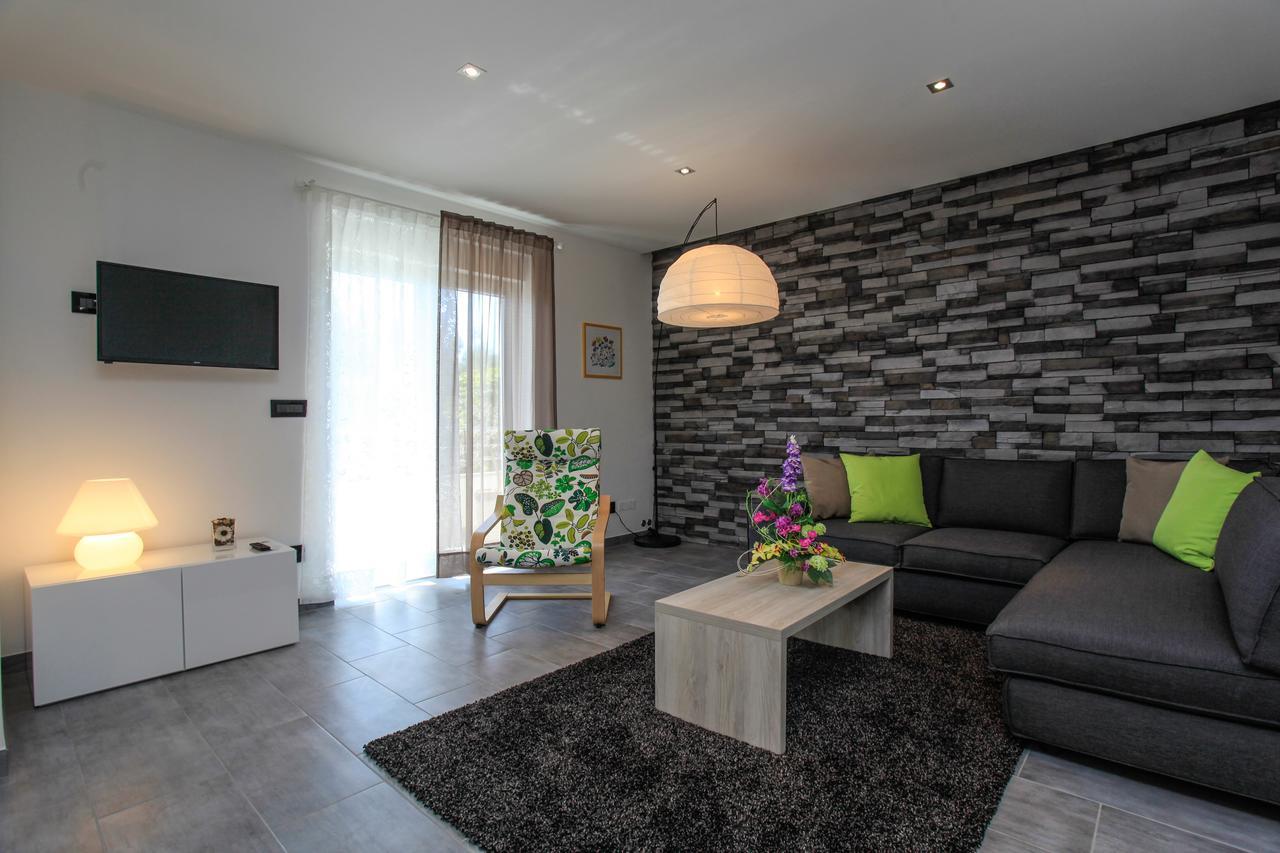 Apartments Fiora Premantura Exterior photo